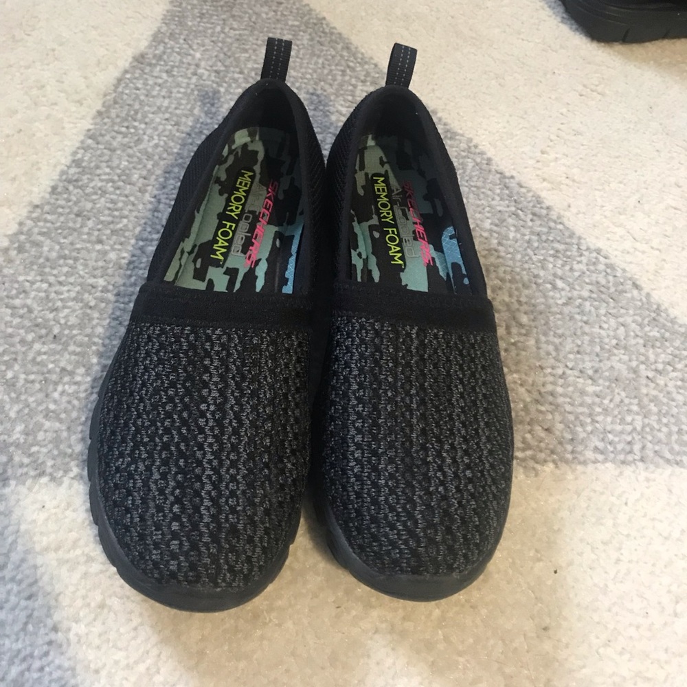 Skechers Black Memory Foam Shoes - Size 6-1/2